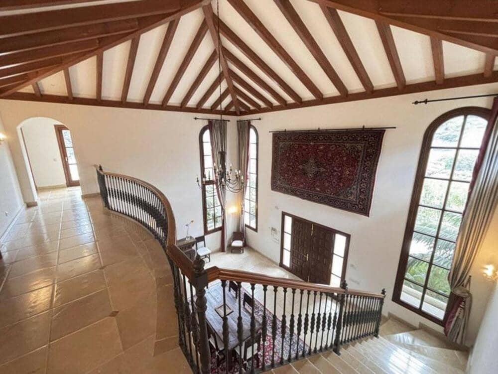 5 bedroom Villa for sale in La Zagaleta with pool garage - € 4,850,000 (Ref: 9263960)