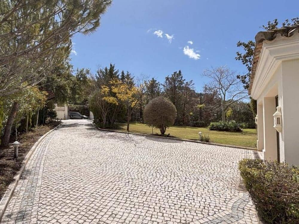 5 bedroom Villa for sale in La Zagaleta with pool garage - € 4,850,000 (Ref: 9263960)