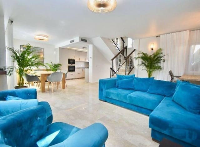 4 slaapkamer Huis te koop in Rodeo Alto - Guadaiza - La Campana, Marbella met zwembad garage - € 650.000 (Ref: 9263961)