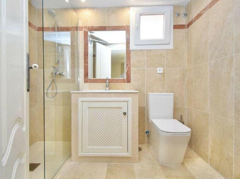 4 soveværelse Byhus til salg i Marbella med swimmingpool garage - € 650.000 (Ref: 9263961)