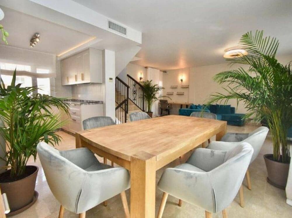 4 soveværelse Byhus til salg i Marbella med swimmingpool garage - € 650.000 (Ref: 9263961)