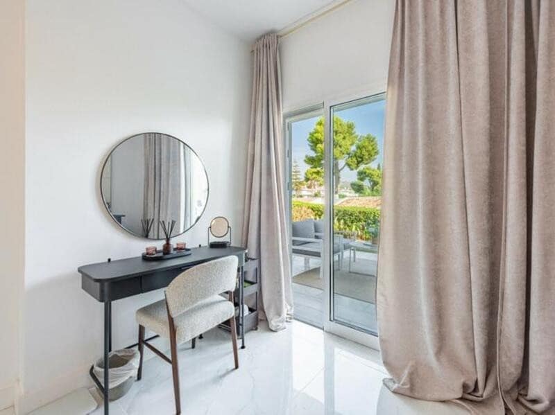 3 makuuhuone Huoneisto myytävänä paikassa Nueva Andalucia mukana uima-altaan 
autotalli - 599 000 € (Ref: 9263965)