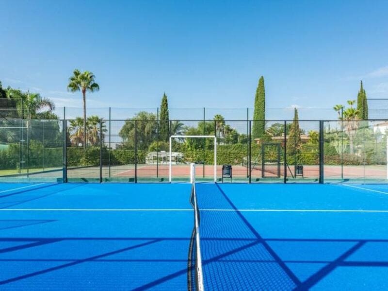 3 makuuhuone Huoneisto myytävänä paikassa Nueva Andalucia mukana uima-altaan 
autotalli - 599 000 € (Ref: 9263965)