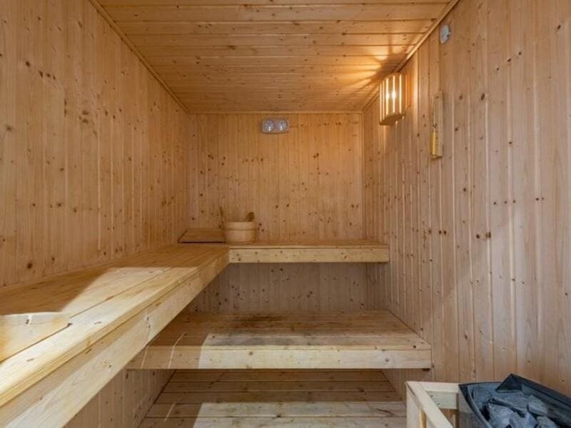 3 makuuhuone Huoneisto myytävänä paikassa Nueva Andalucia mukana uima-altaan 
autotalli - 599 000 € (Ref: 9263965)