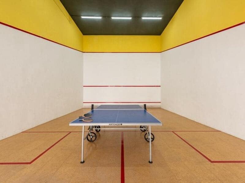 3 makuuhuone Huoneisto myytävänä paikassa Nueva Andalucia mukana uima-altaan 
autotalli - 599 000 € (Ref: 9263965)