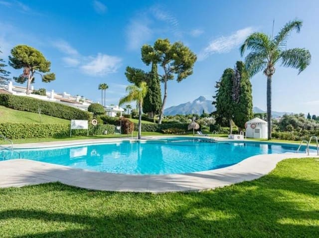 3 soverom Leilighet til salgs i Las Brisas, Marbella med svømmebasseng garasje - € 599 000 (Ref: 9263965)