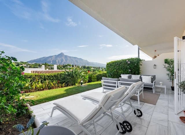3 soverom Leilighet til salgs i Las Brisas, Marbella med svømmebasseng garasje - € 599 000 (Ref: 9263965)