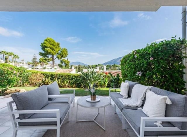 3 chambre Appartement à vendre à Las Brisas, Marbella avec piscine garage - 599 000 € (Ref: 9263965)