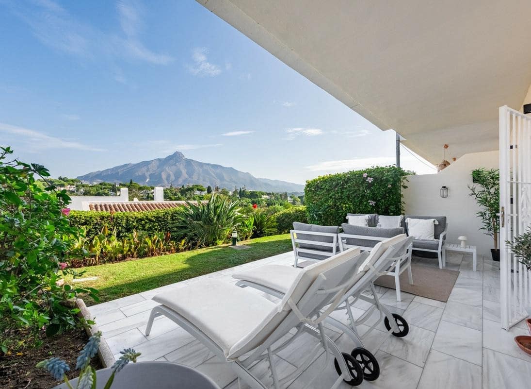 3 soverom Leilighet til salgs i Nueva Andalucia med svømmebasseng garasje - € 599 000 (Ref: 9263965)