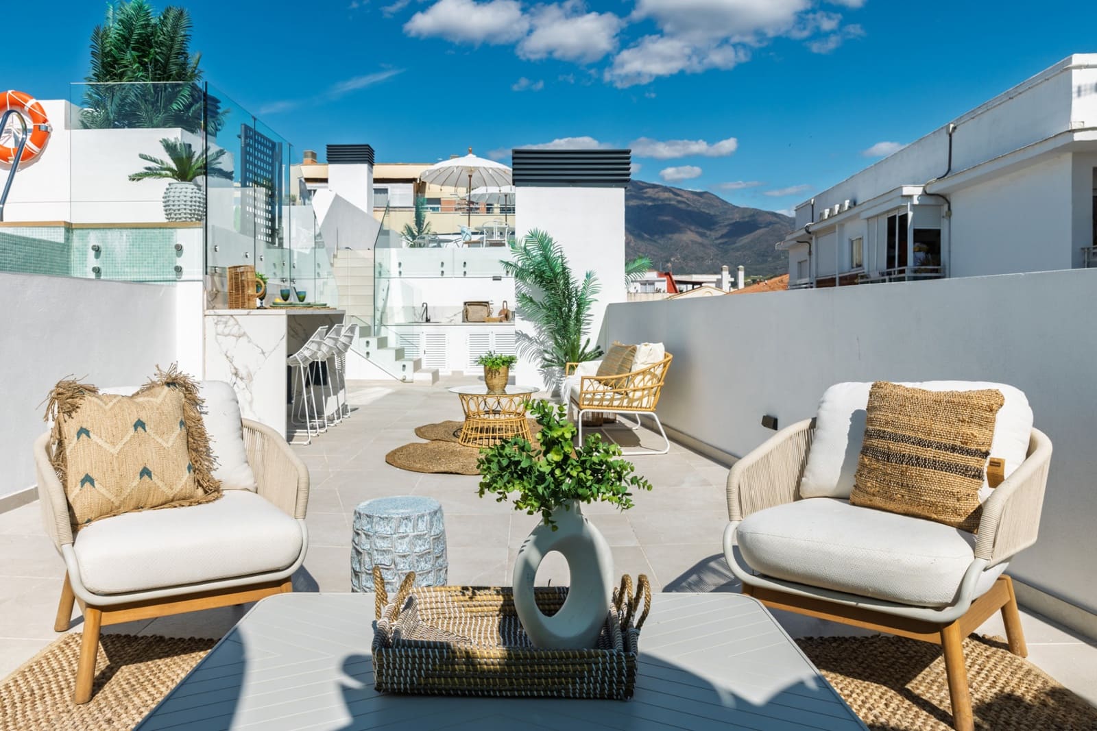 2 soveværelse Lejlighed til salg i Estepona med swimmingpool garage - € 549.000 (Ref: 9269133)