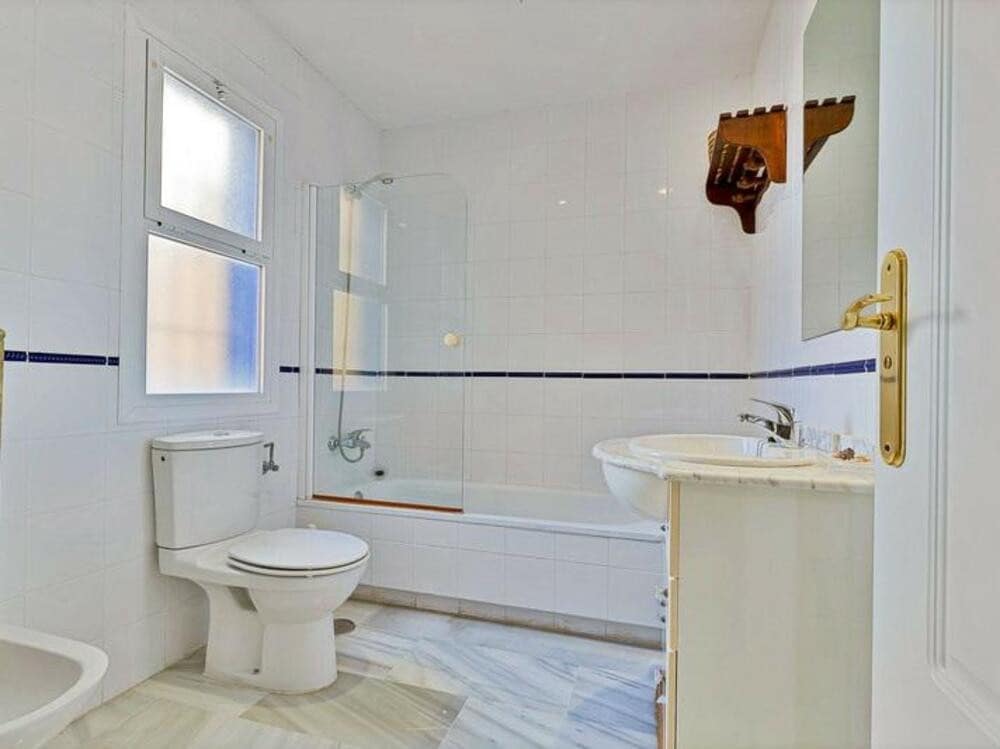 3 sypialnia Dom na sprzedaż w San Pedro de Alcantara z basenem garażem - 755 000 € (Ref: 9269138)