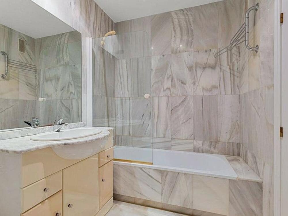 3 sypialnia Dom na sprzedaż w San Pedro de Alcantara z basenem garażem - 755 000 € (Ref: 9269138)