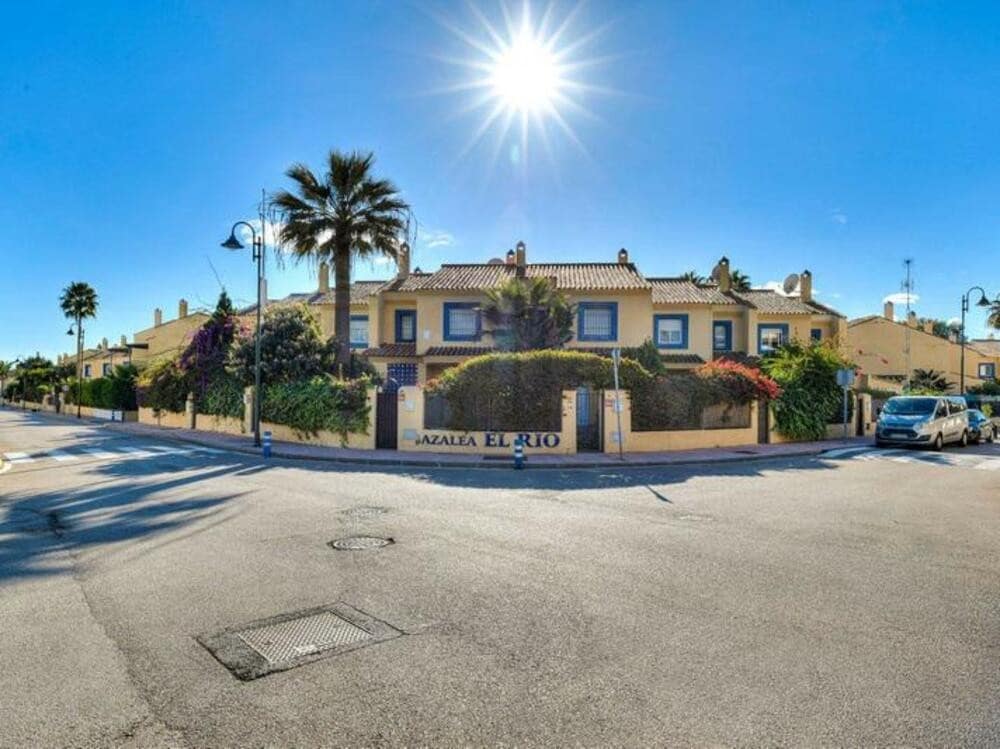 3 sypialnia Dom na sprzedaż w San Pedro de Alcantara z basenem garażem - 755 000 € (Ref: 9269138)