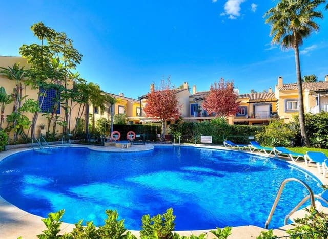3 chambre Maison de Ville à vendre à Nueva Alcántara, Marbella avec piscine garage - 755 000 € (Ref: 9269138)