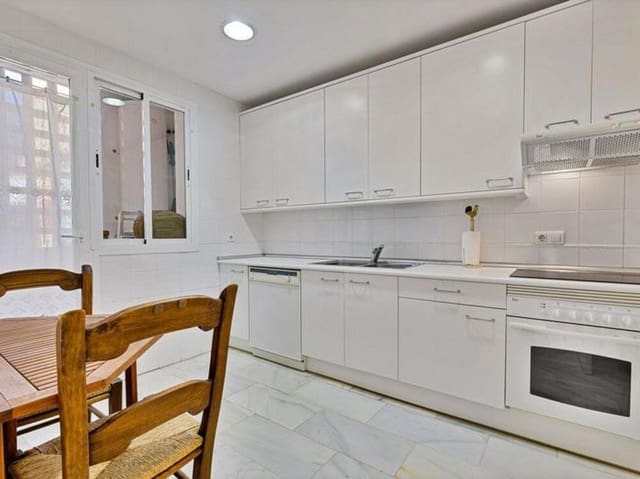 Casa de 3 habitaciones en Nueva Alcántara, Marbella en venta con piscina garaje - 790.000 € (Ref: 9269138)
