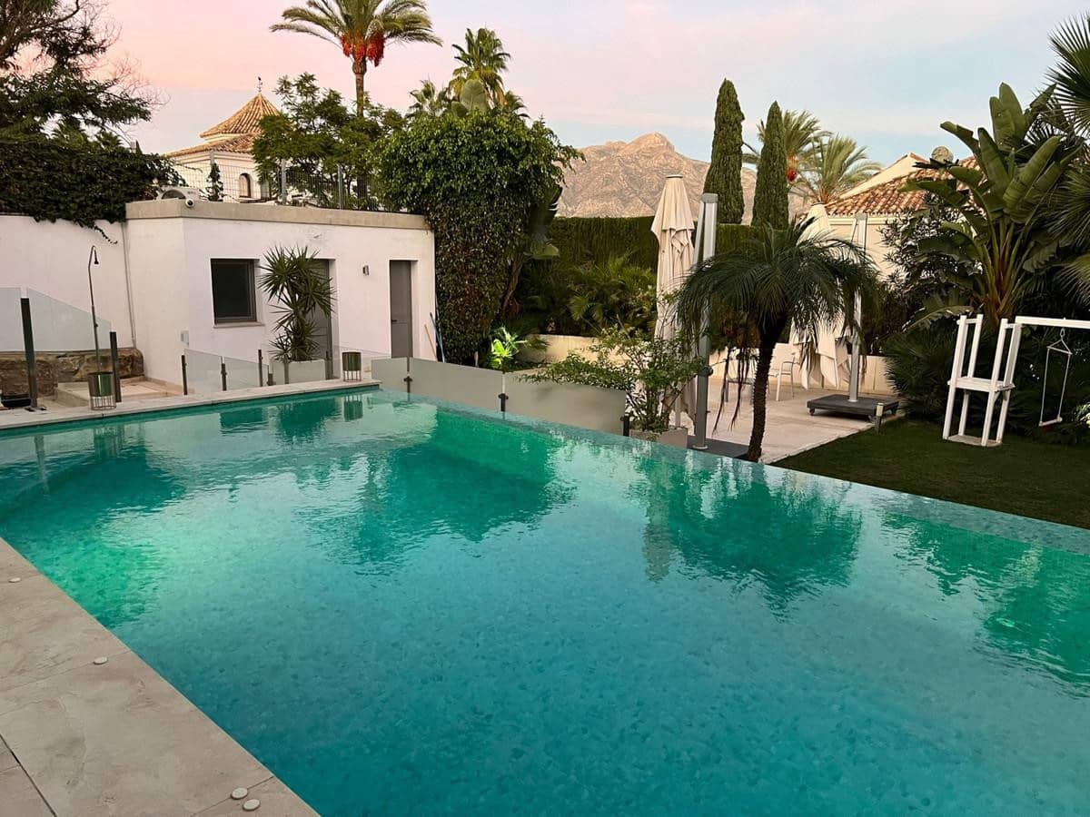 Chalet de 5 habitaciones en La Quinta en venta con piscina garaje - 2.150.000 € (Ref: 9272041)