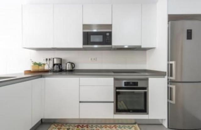 3 bedroom Apartment for rent in Lomas De Marbella, Marbella with pool garage - € 4,500 (Ref: 9275698)