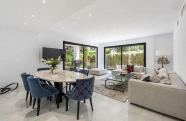 3 bedroom Apartment for rent in Lomas De Marbella, Marbella with pool garage - € 4,500 (Ref: 9275698)