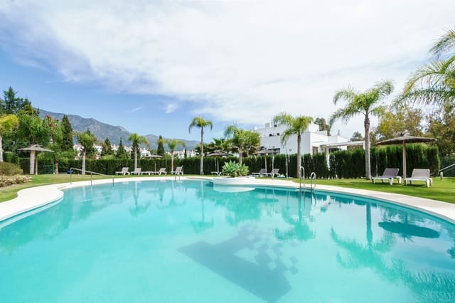 3 bedroom Apartment for rent in Lomas De Marbella, Marbella with pool garage - € 4,500 (Ref: 9275698)