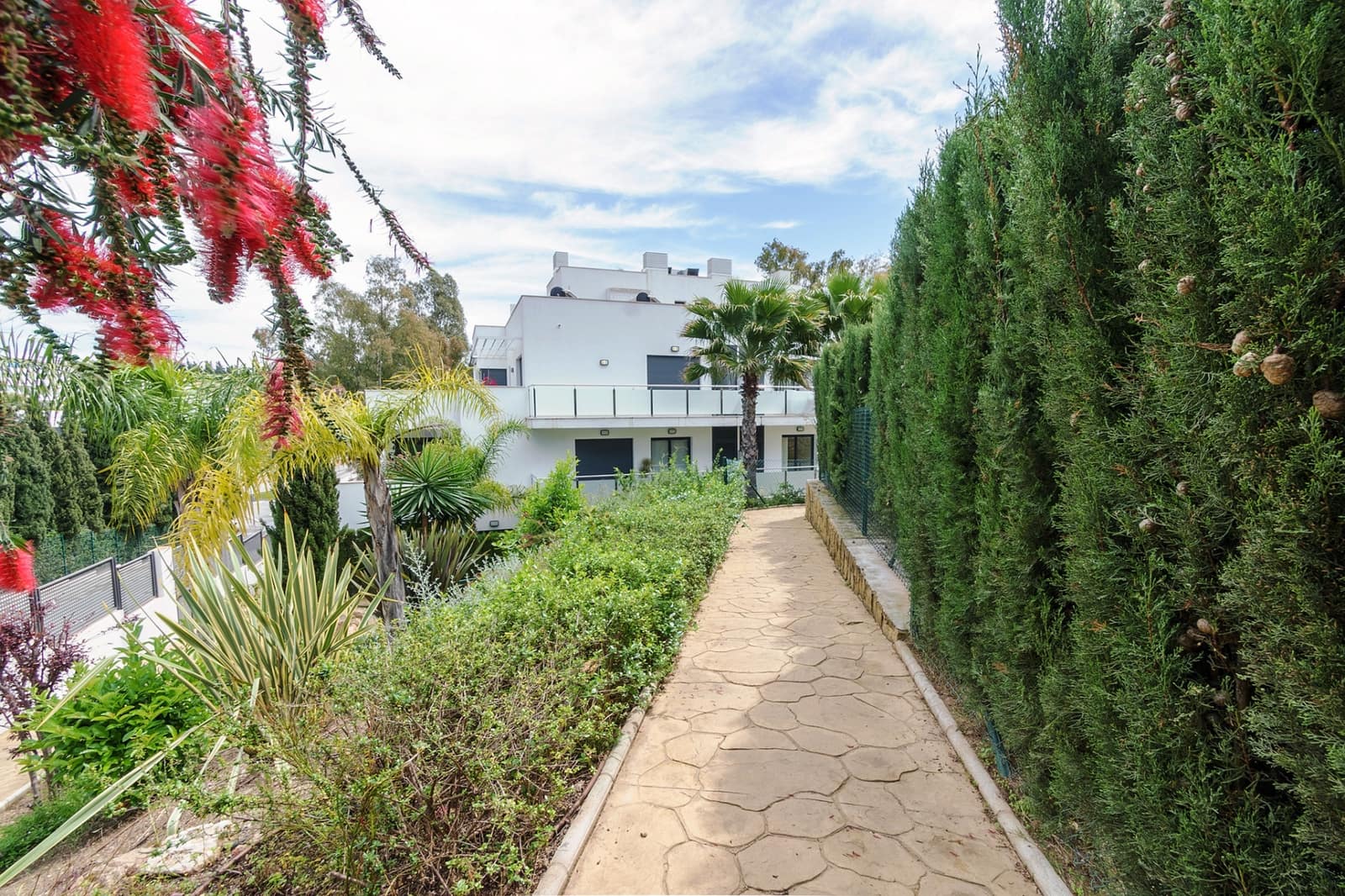 3 bedroom Apartment for rent in Marbella with pool garage - € 4,500 (Ref: 9275698)