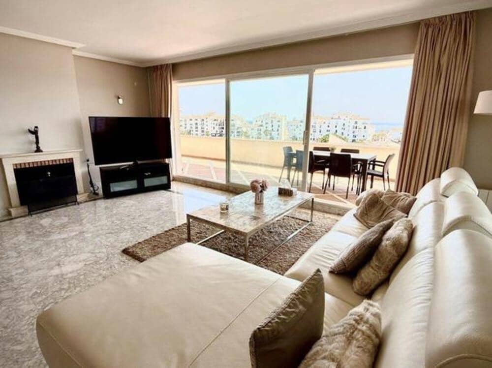4 bedroom Apartment for rent in Puerto Banus with pool garage - € 4,500 (Ref: 9280724)