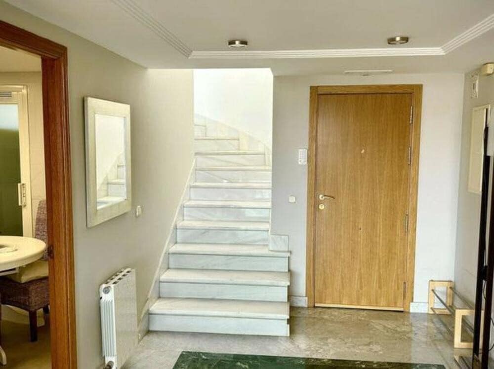 4 bedroom Apartment for rent in Puerto Banus with pool garage - € 4,500 (Ref: 9280724)