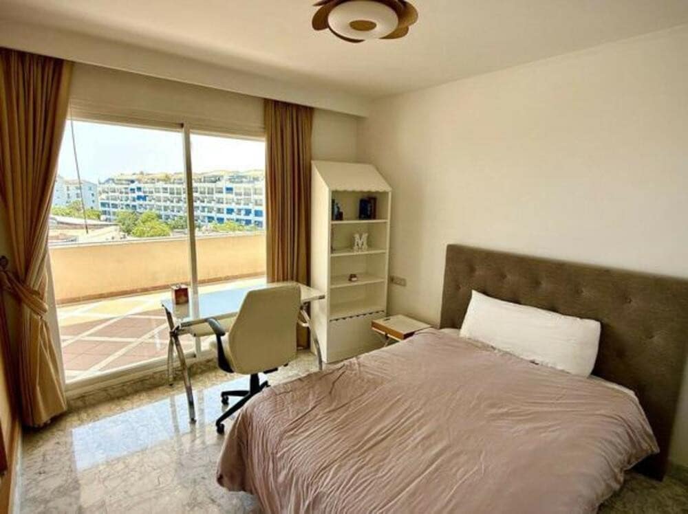 4 bedroom Apartment for rent in Puerto Banus with pool garage - € 4,500 (Ref: 9280724)