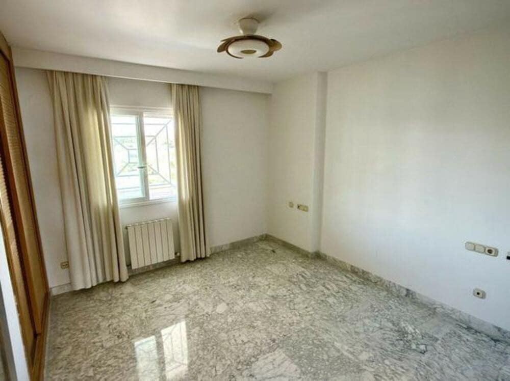 4 bedroom Apartment for rent in Puerto Banus with pool garage - € 4,500 (Ref: 9280724)