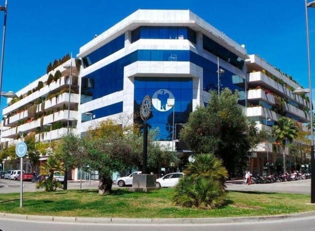 4 bedroom Apartment for rent in Puerto Banus, Marbella with pool garage - € 4,500 (Ref: 9280724)