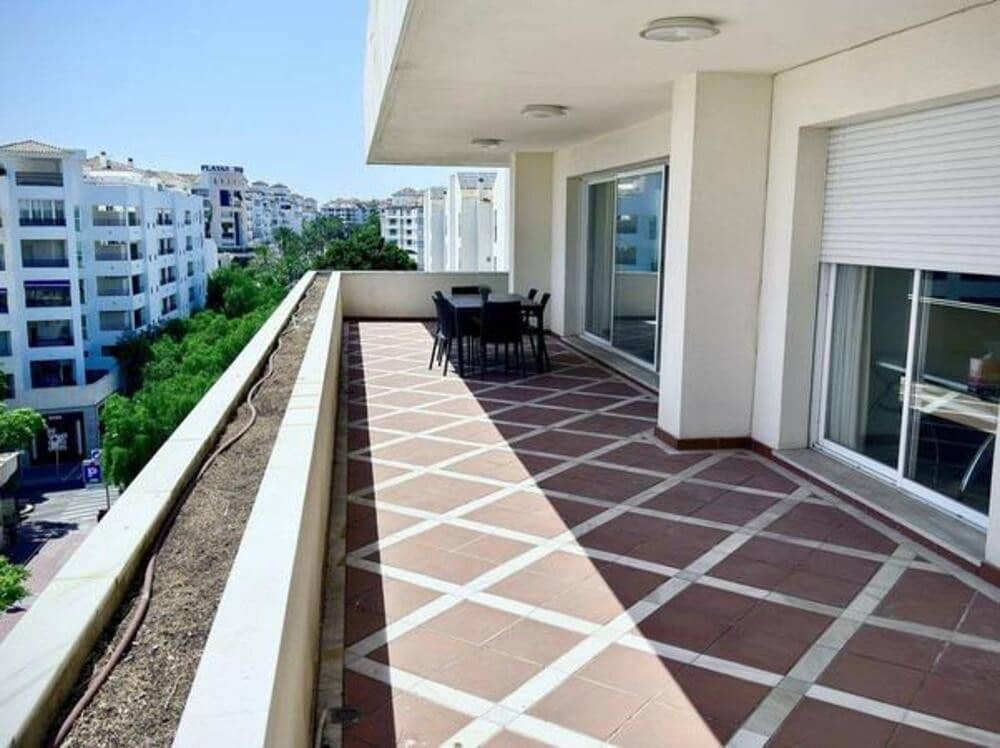 4 bedroom Apartment for rent in Puerto Banus with pool garage - € 4,500 (Ref: 9280724)