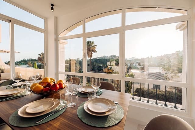 Ático de 3 habitaciones en La Quinta, Benahavís en venta con piscina garaje - 795.000 € (Ref: 9285658)