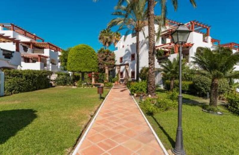 4 sovrum Lägenhet till salu i San Pedro de Alcantara med pool garage - 729 000 € (Ref: 9285659)