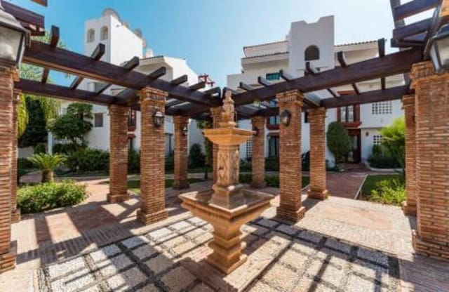 4 makuuhuone Huoneisto myytävänä paikassa Nueva Alcántara, Marbella mukana uima-altaan 
autotalli - 729 000 € (Ref: 9285659)