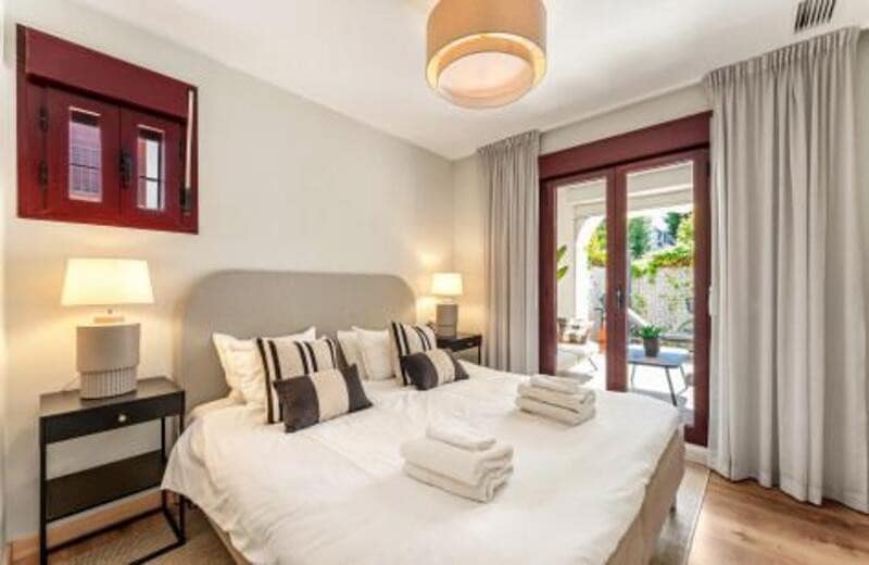 4 sypialnia Apartament na sprzedaż w San Pedro de Alcantara z basenem garażem - 729 000 € (Ref: 9285659)