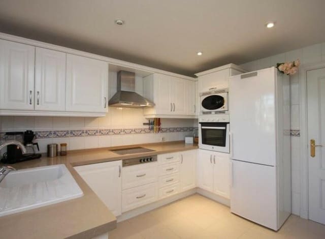 3 camera da letto Appartamento da affittare in Elviria, Marbella con piscina garage - 2.500 € (Rif: 9285660)