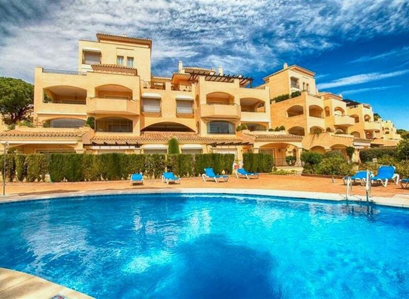 3 soveværelse Lejlighed til leje i Marbella med swimmingpool garage - € 2.500 (Ref: 9285660)