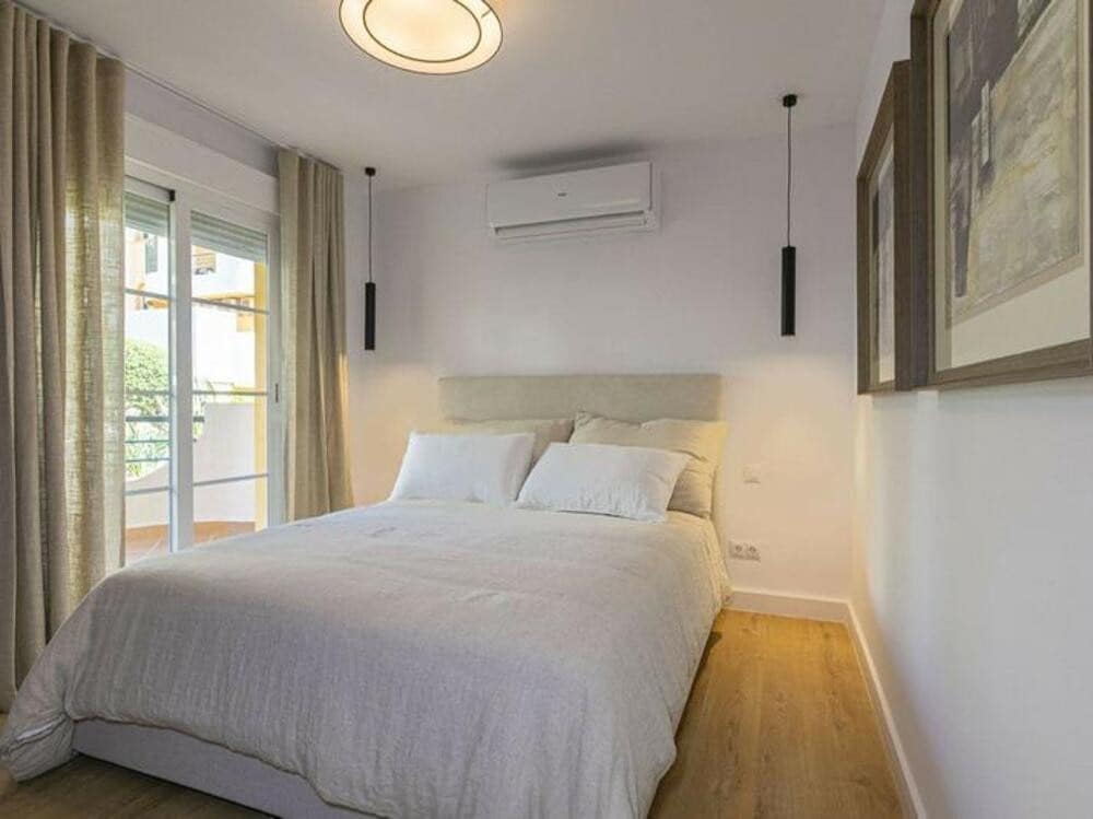 3 soverom Leilighet til salgs i Nueva Andalucia med svømmebasseng garasje - € 620 000 (Ref: 9285662)