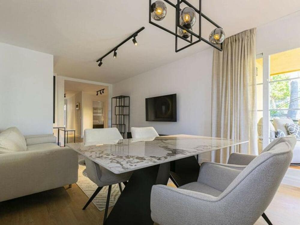 3 soverom Leilighet til salgs i Nueva Andalucia med svømmebasseng garasje - € 620 000 (Ref: 9285662)