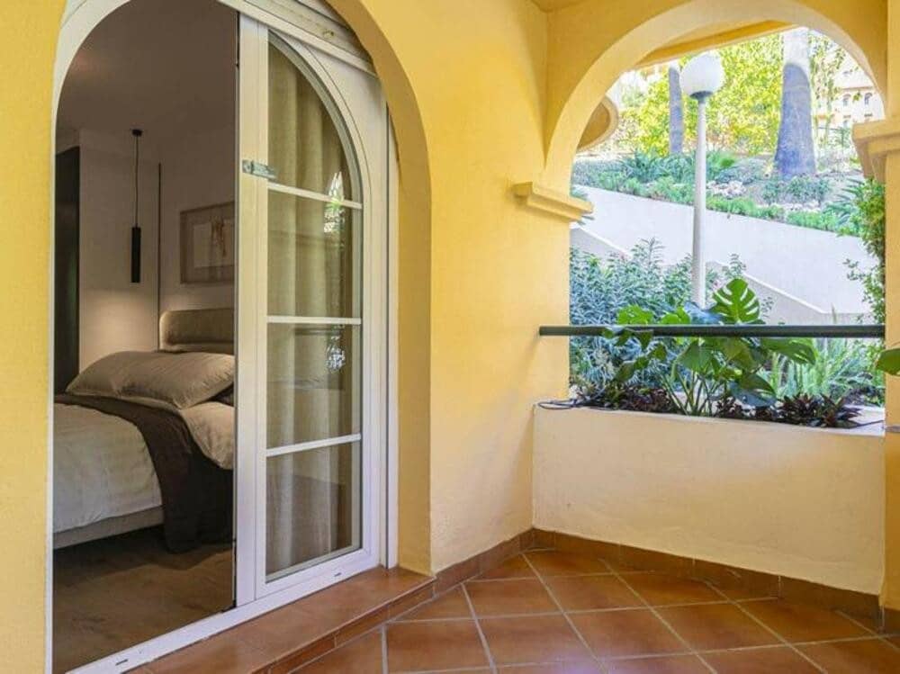 3 soverom Leilighet til salgs i Nueva Andalucia med svømmebasseng garasje - € 620 000 (Ref: 9285662)