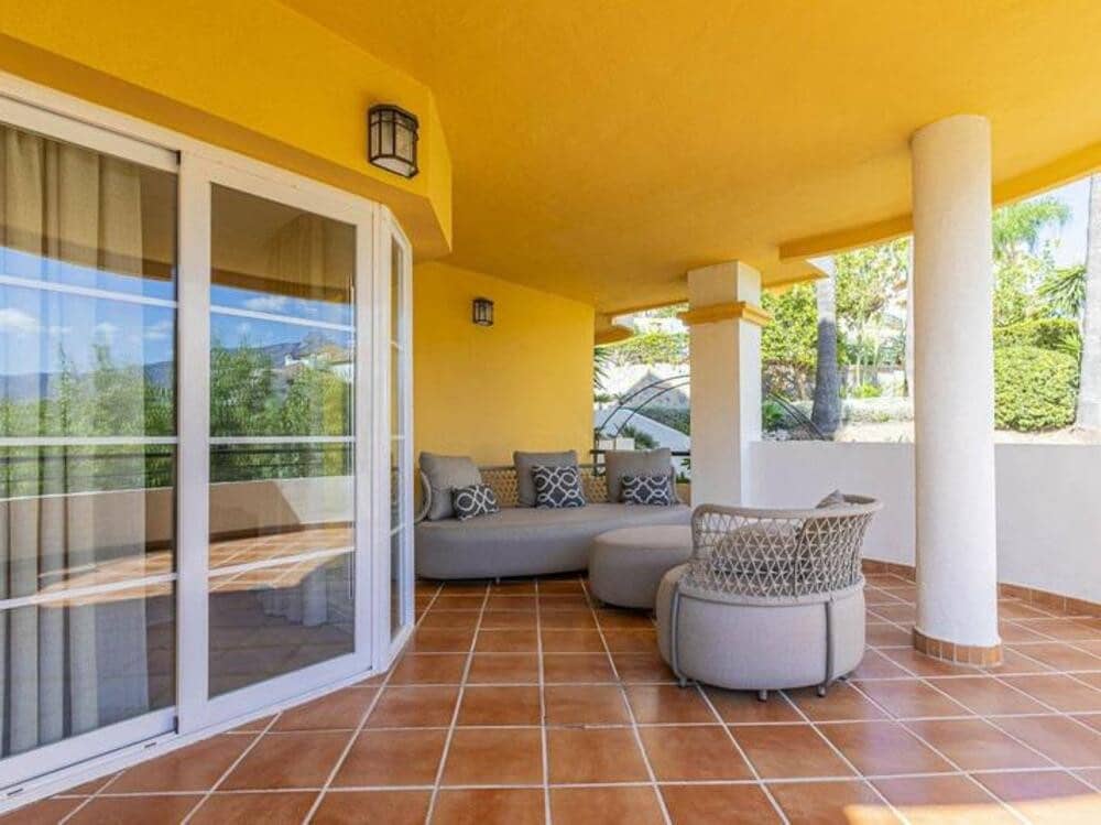 3 soverom Leilighet til salgs i Nueva Andalucia med svømmebasseng garasje - € 620 000 (Ref: 9285662)