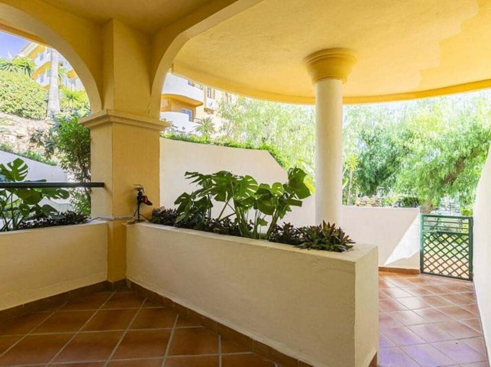 3 soverom Leilighet til salgs i Nueva Andalucia med svømmebasseng garasje - € 620 000 (Ref: 9285662)