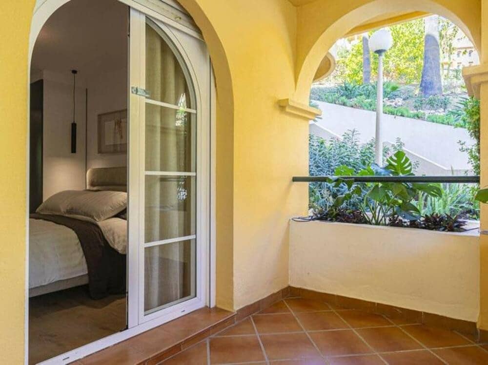 3 bedroom Apartment for sale in Nueva Andalucia with pool garage - € 620,000 (Ref: 9285662)