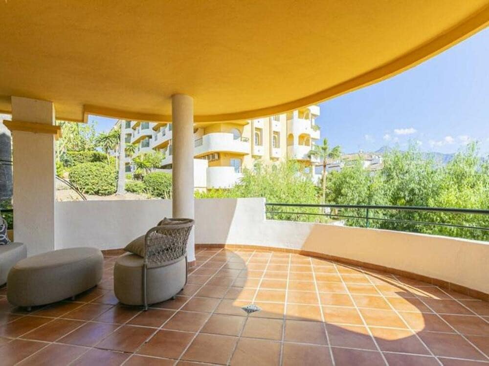 3 bedroom Apartment for sale in Nueva Andalucia with pool garage - € 620,000 (Ref: 9285662)
