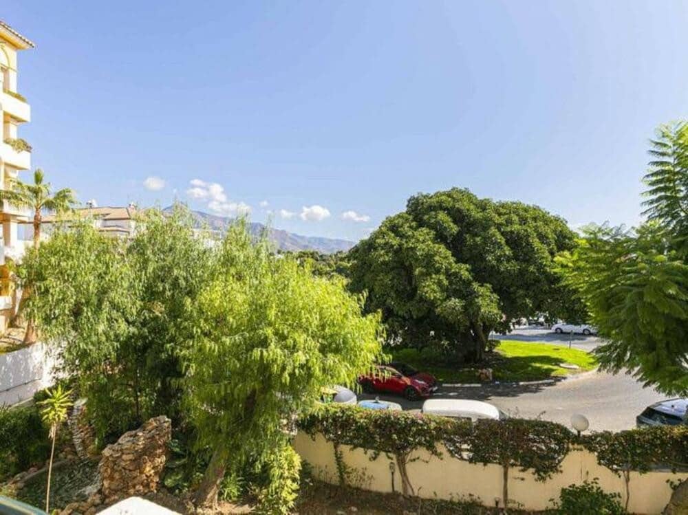 3 bedroom Apartment for sale in Nueva Andalucia with pool garage - € 620,000 (Ref: 9285662)