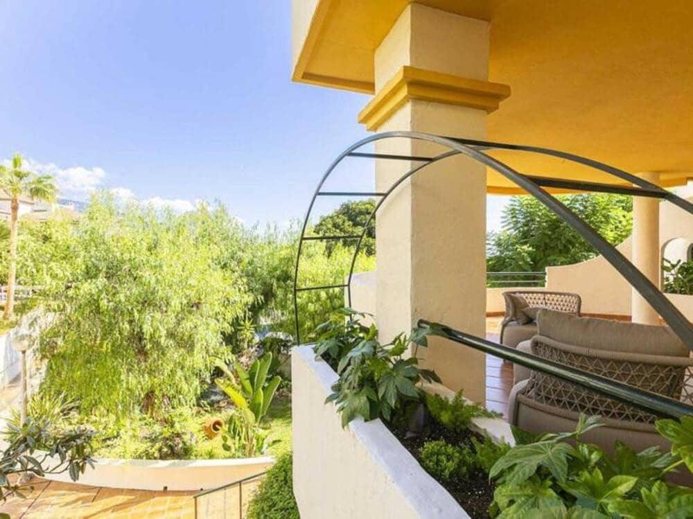 3 bedroom Apartment for sale in Nueva Andalucia with pool garage - € 620,000 (Ref: 9285662)