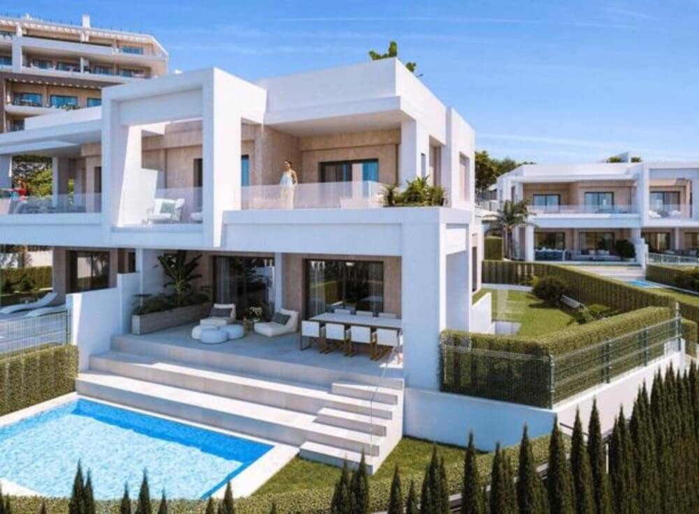 3 slaapkamer Halfvrijstaande villa te koop in New Golden Mile met zwembad garage - € 1.468.000 (Ref: 9290916)