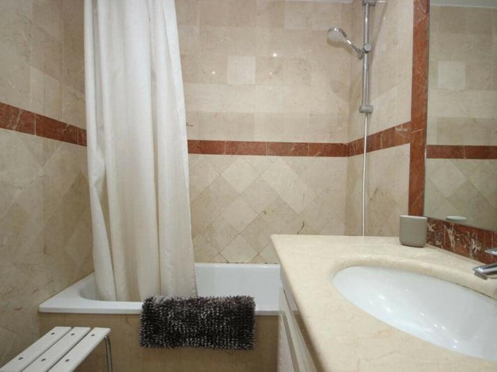 3 slaapkamer Appartement te huur in Marbella met zwembad garage - € 3.000 (Ref: 9290917)