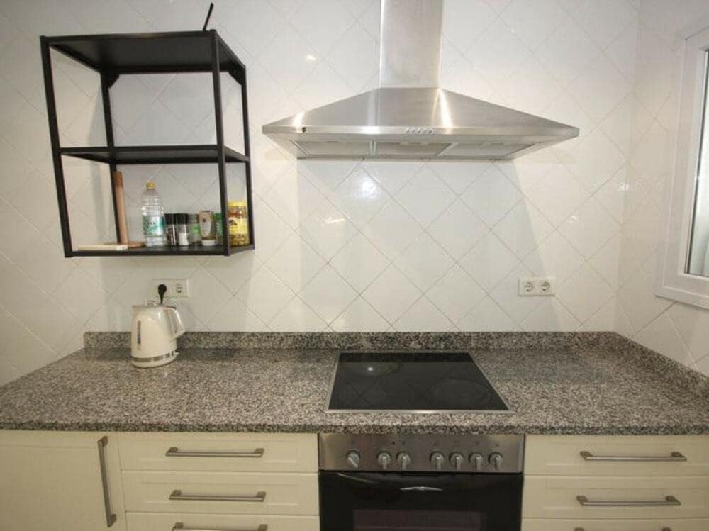 3 slaapkamer Appartement te huur in Marbella met zwembad garage - € 3.000 (Ref: 9290917)