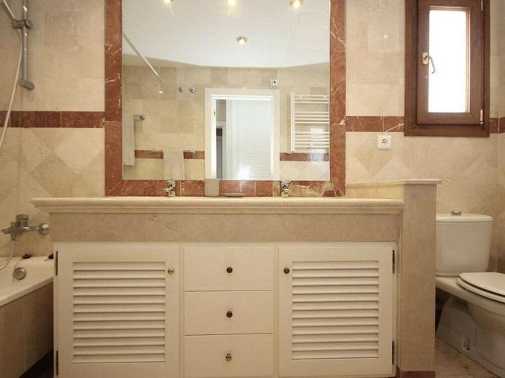 3 slaapkamer Appartement te huur in Marbella met zwembad garage - € 3.000 (Ref: 9290917)