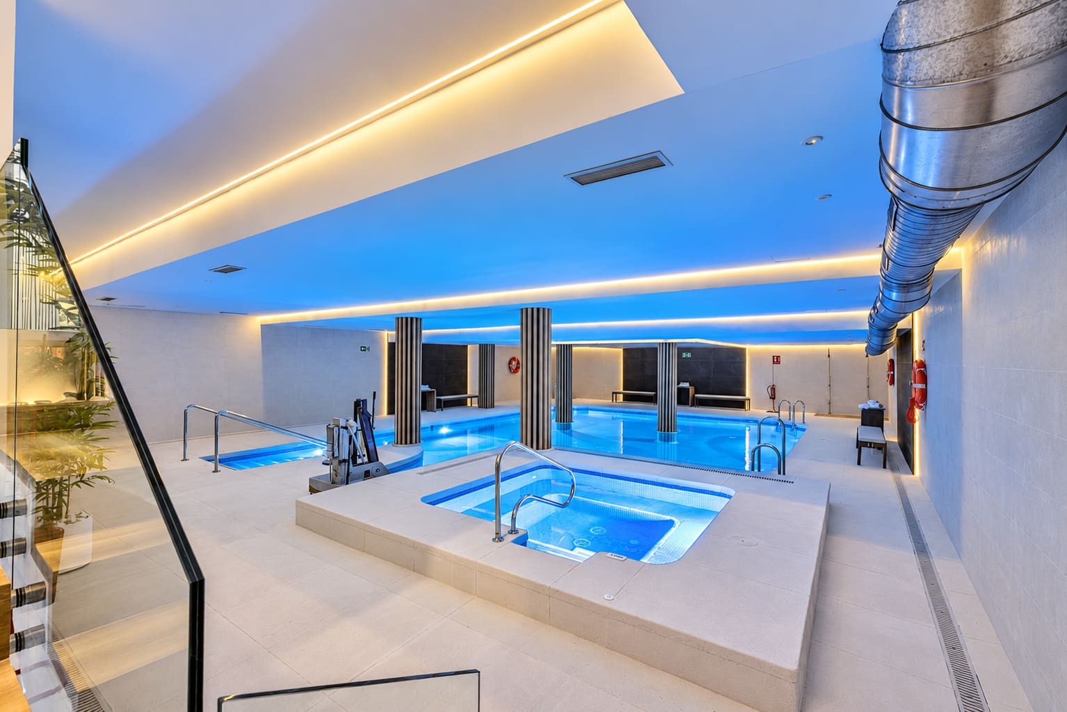 3 quarto Casa em Banda para venda em Estepona com piscina garagem - 470 000 € (Ref: 9294272)
